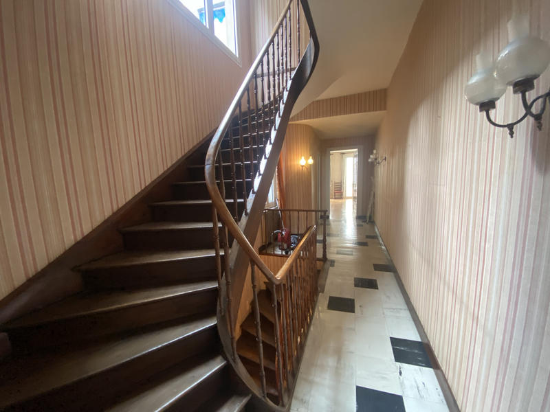 Maison - 167 m² - 6 pièces