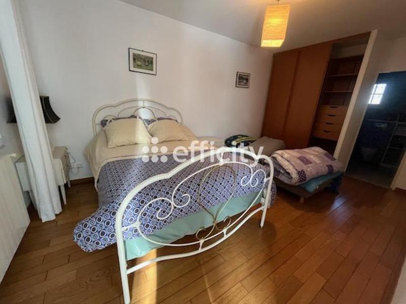 Maison - 227 m² - 7 pièces