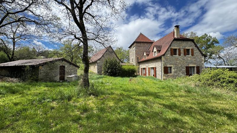 Maison - 228 m² - 7 pièces