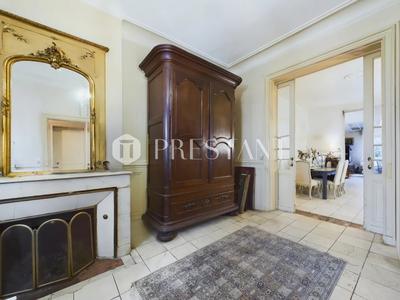 Maison - 207 m² - 7 pièces