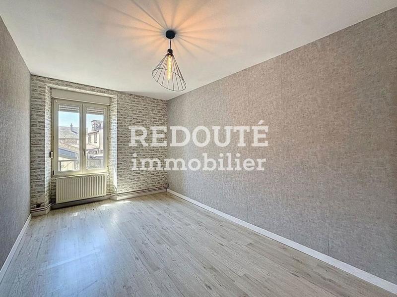 Maison - 228 m² - 8 pièces