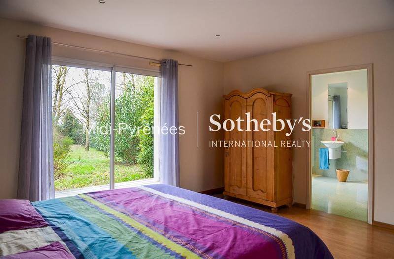 Maison - 230 m² - 6 pièces