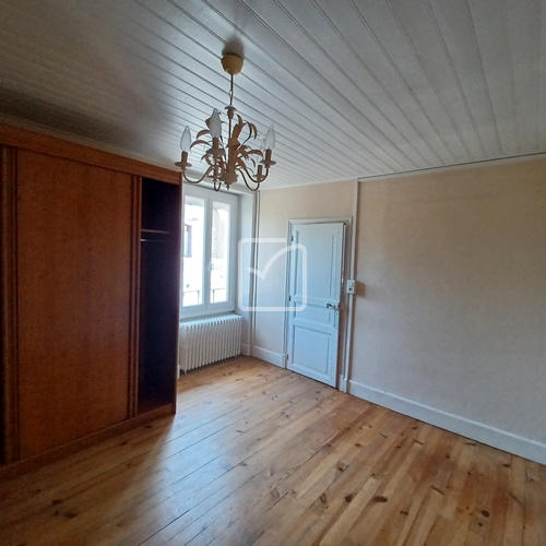 Maison - 95 m² - 8 pièces