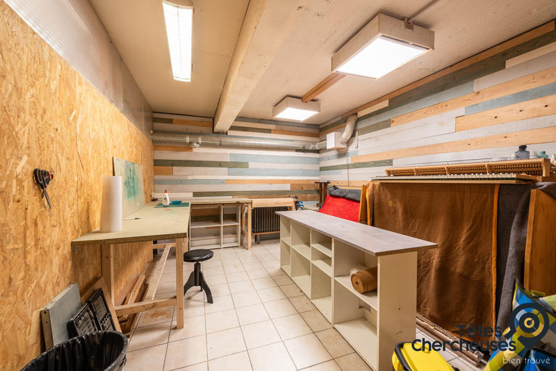 Local commercial - 317 m² - 12 pièces