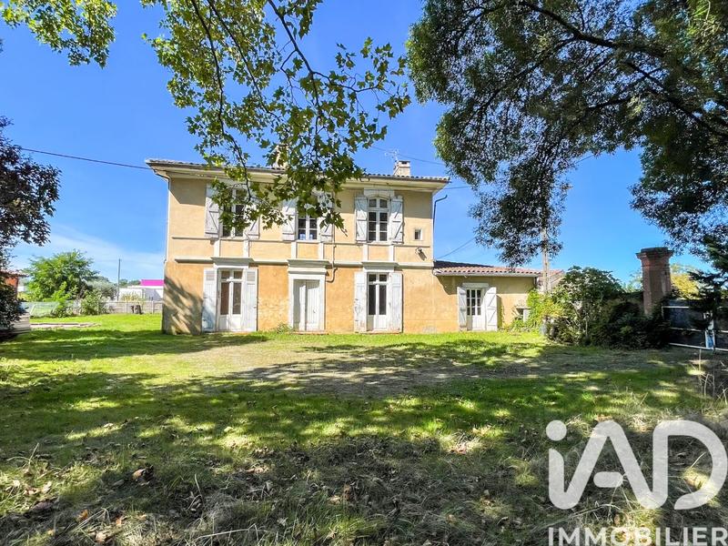 Maison - 460 m² - 10 pièces