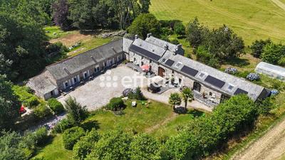 Propriété - 466 m² - 20 pièces