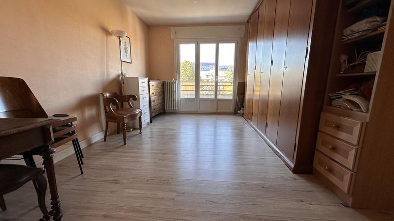 Appartement - 133 m² - 6 pièces