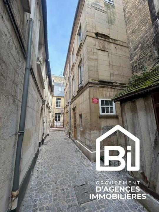 Immeuble - 140 m² - 8 pièces