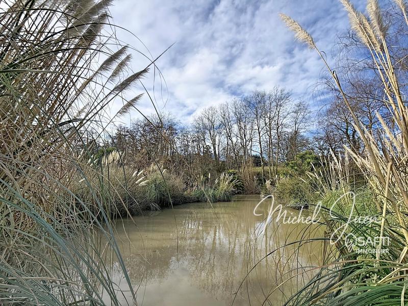 Maison - 253 m² - 5 pièces