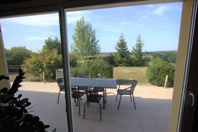 Propriété - 291 m² - 9 pièces