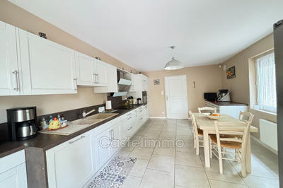 Maison - 370 m² - 10 pièces