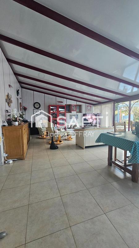 Maison - 180 m² - 5 pièces