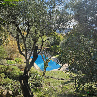 Maison - 205 m² - 6 pièces