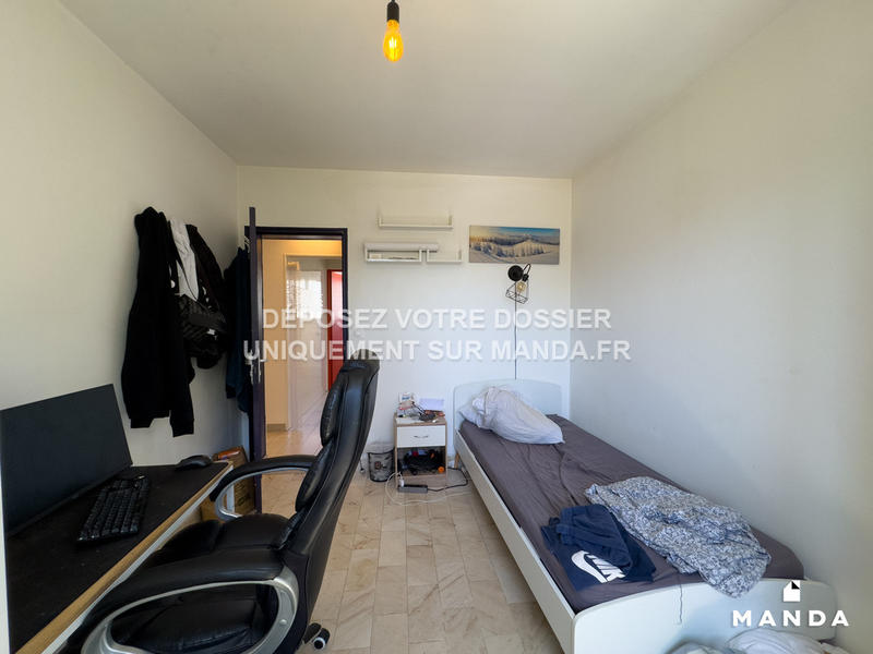 Chambre - 9 m² - 5 pièces