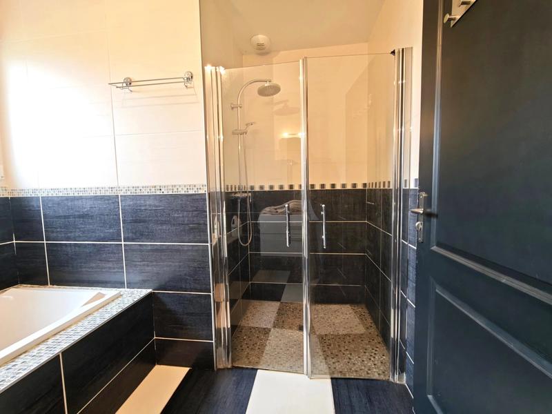 Maison - 102 m² - 5 pièces