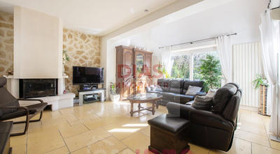 Maison - 145 m² - 1 pièce