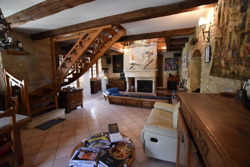 Maison traditionnelle - 201 m²