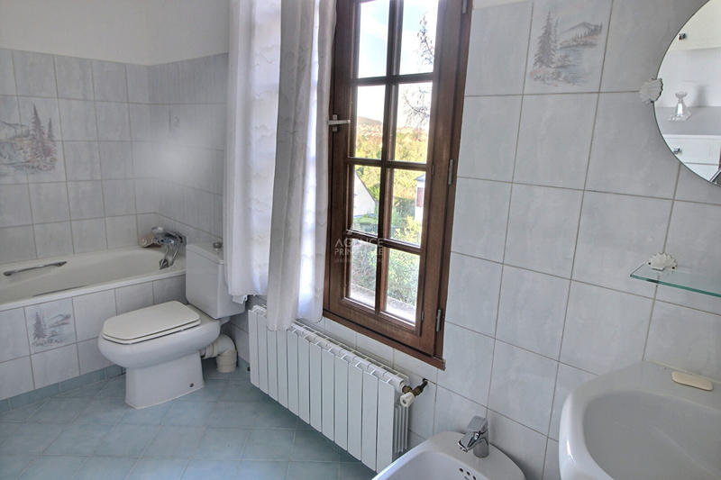 Maison - 160 m² - 7 pièces