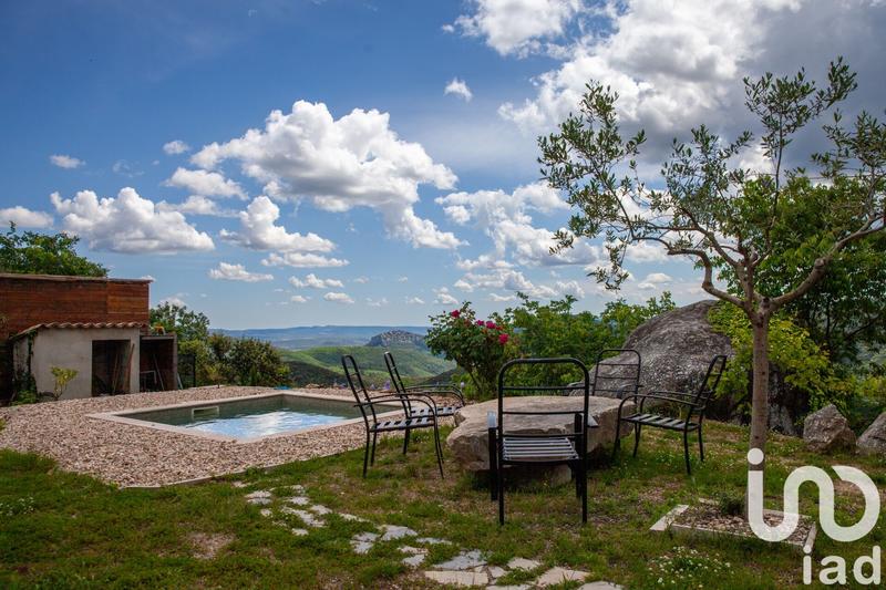 Maison - 240 m² - 8 pièces