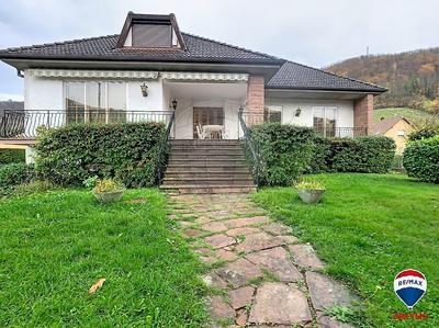 Maison - 213 m² - 8 pièces