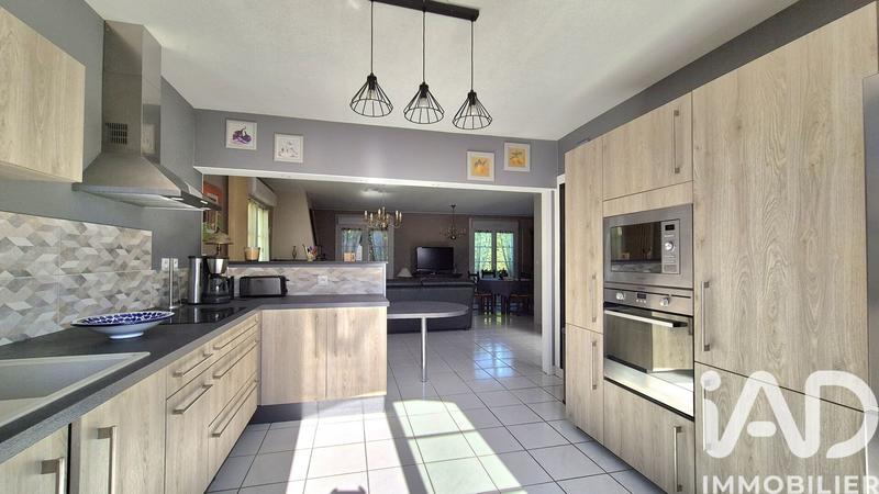 Maison - 94 m² - 5 pièces