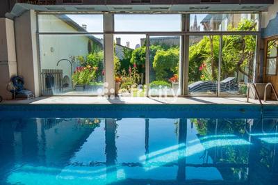 Maison - 277 m² - 12 pièces