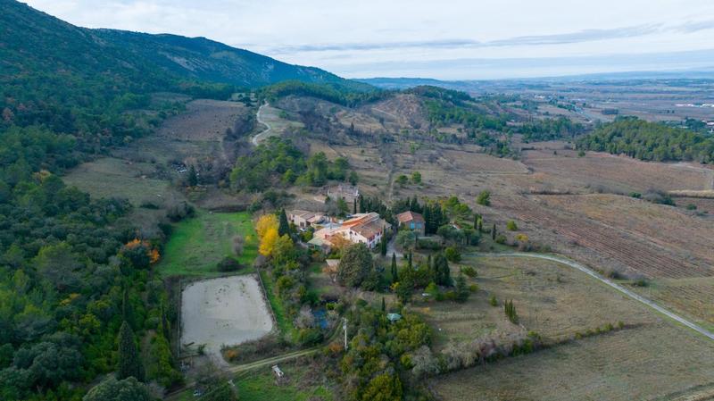 Propriété - 612 m² - 12 pièces