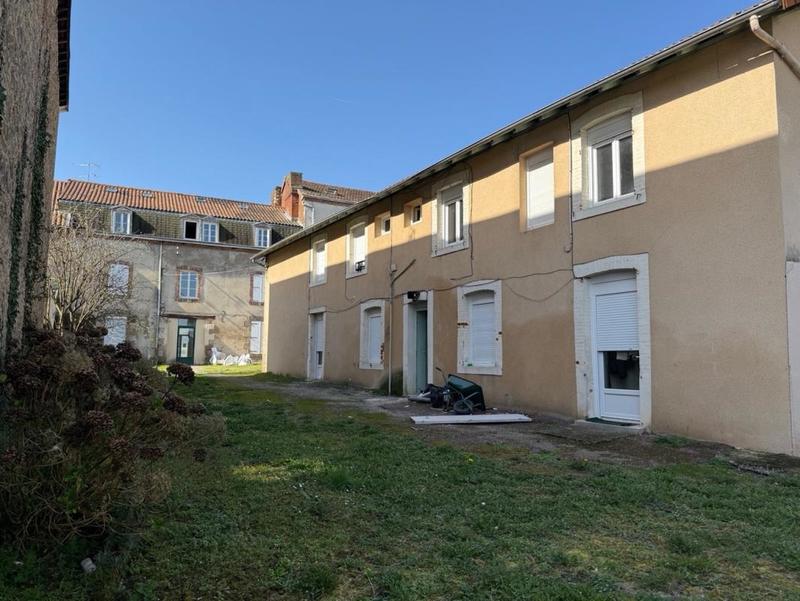 Immeuble - 143 m² - 12 pièces