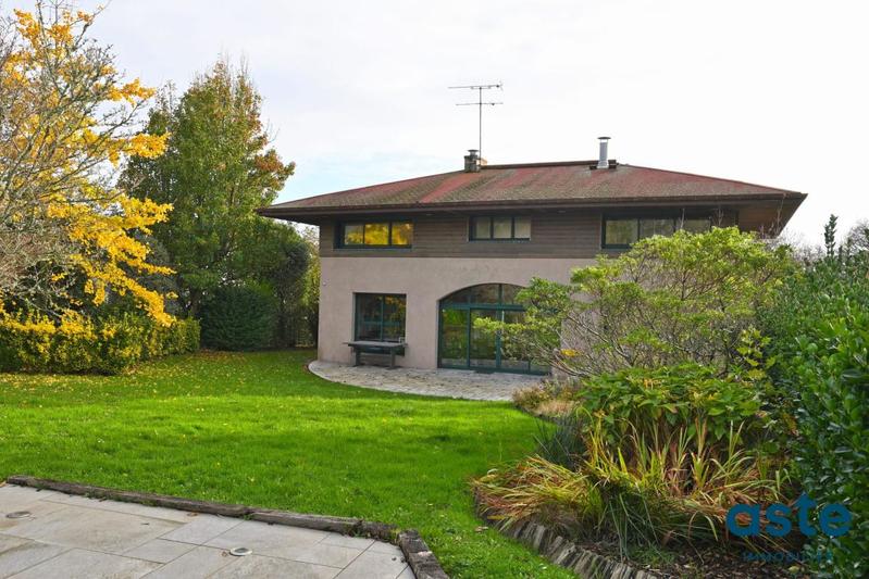 Maison - 187 m² - 7 pièces