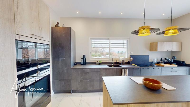 Maison - 143 m² - 5 pièces