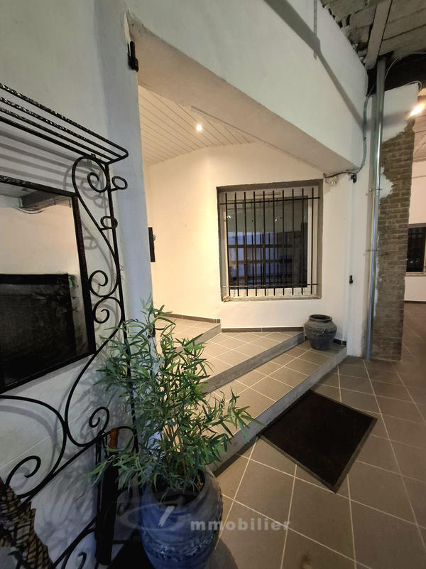 Maison - 230 m² - 6 pièces