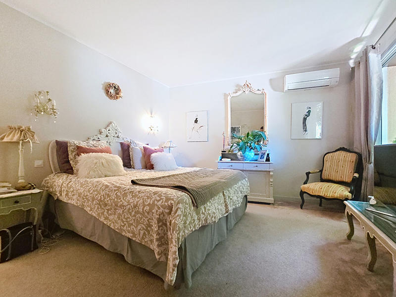 Maison - 256 m² - 6 pièces