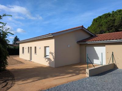 Maison - 92 m² - 4 pièces
