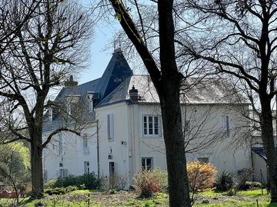 Demeure - 274 m² - 11 pièces