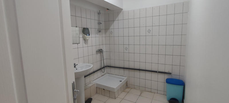 Local commercial - 213 m²