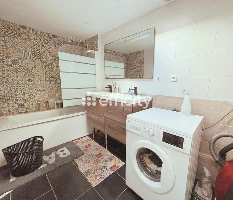 Maison - 111 m² - 5 pièces