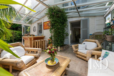 Maison - 200 m² - 9 pièces