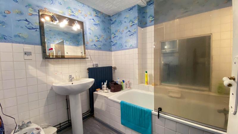 Maison - 220 m² - 7 pièces