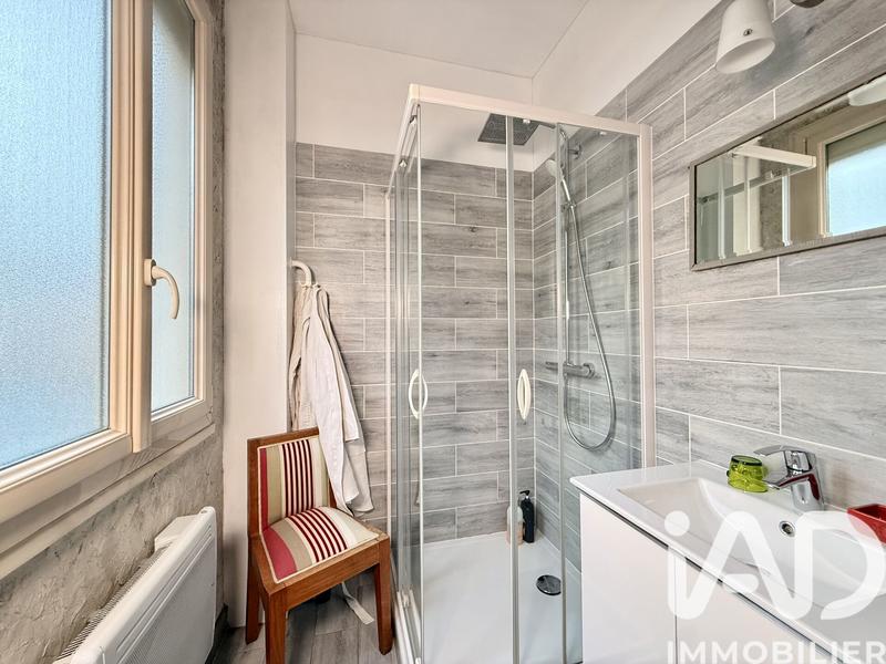 Maison - 230 m² - 8 pièces