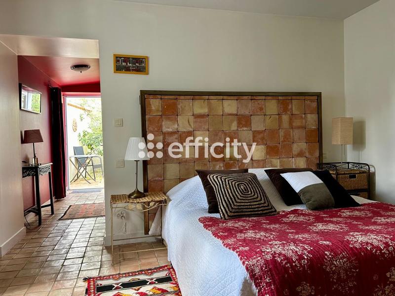 Maison - 380 m² - 11 pièces