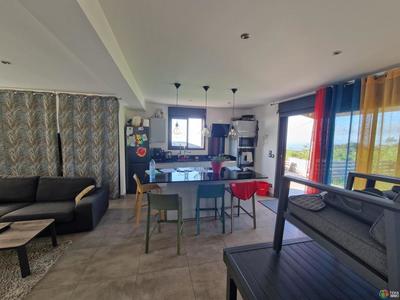 Maison - 94 m² - 4 pièces