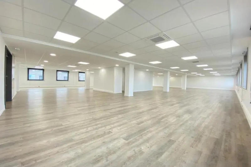 Bureau - 560 m²