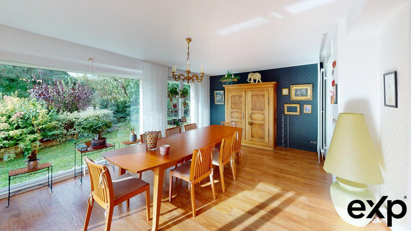 Maison - 296 m² - 10 pièces