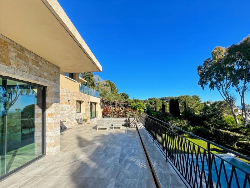 Maison - 372 m² - 7 pièces