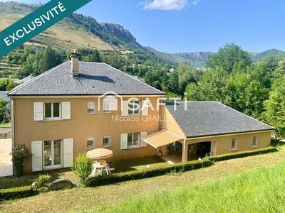 Maison - 162 m² - 7 pièces