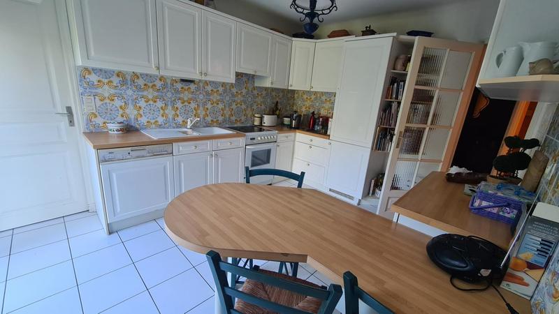 Maison - 220 m² - 7 pièces