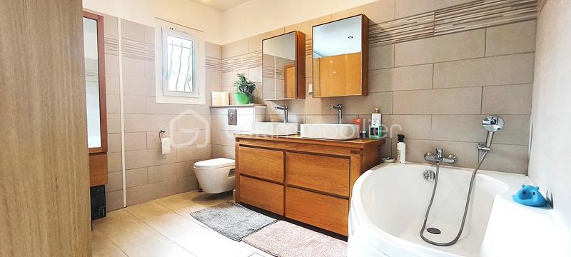 Villa - 192 m² - 7 pièces