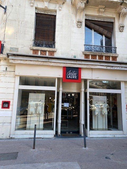 Local commercial - 77 m²