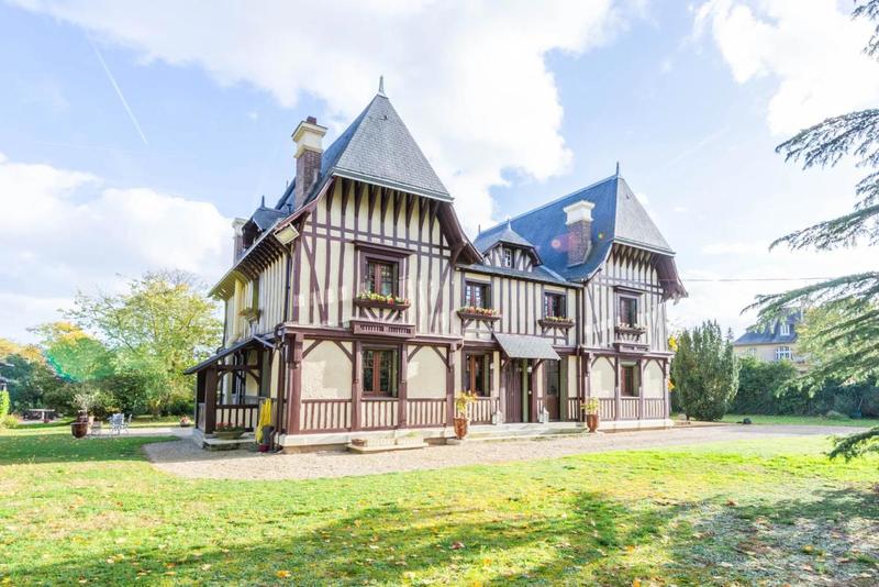 Maison - 400 m² - 8 pièces