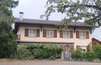 Maison - 263 m² - 9 pièces